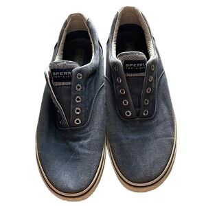 Sperry® Halyard size 11.5M in salt washed navy